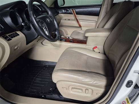 Used 2012 Toyota Highlander Limited image 19