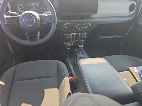 Used 2024 Jeep Wrangler Unlimited Sport AWD/4WD image 9