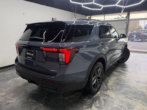Used 2026 Ford Explorer ST-Line w/ ST-Line Street Pack AWD/4WD image 5
