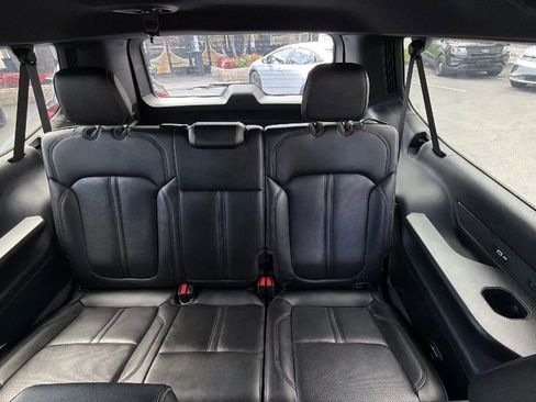 Used 2024 Jeep Wagoneer L Series II w/ Flexible Seating Group AWD/4WD image 18