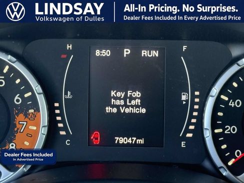 Used 2016 Jeep Renegade Latitude w/ Cold Weather Group FWD image 27