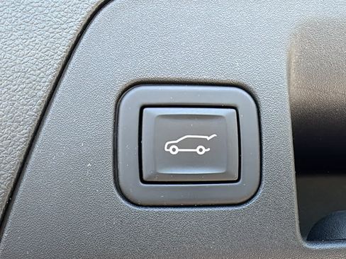 Used 2023 Buick Envision Avenir AWD/4WD image 35