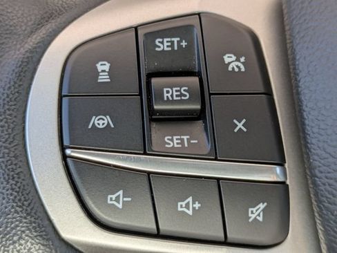 Used 2023 Ford Explorer XLT w/ Equipment Group 202A AWD/4WD image 26
