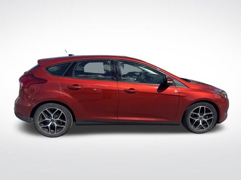 Used 2018 Ford Focus SEL w/ Cold Weather Package FWD image 7