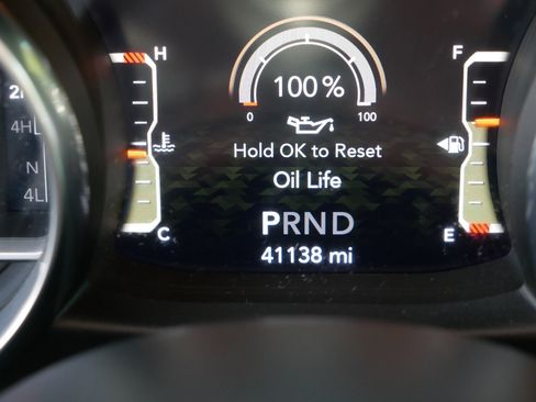 Used 2020 Jeep Wrangler Unlimited Sahara image 21