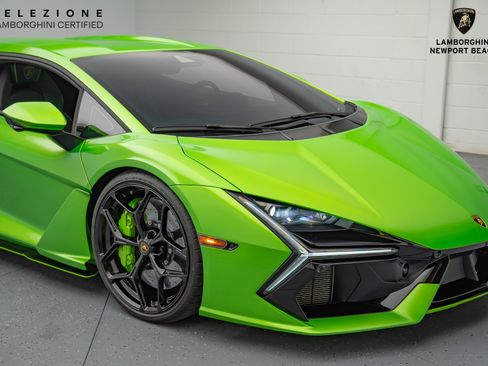 Used 2024 Lamborghini Revuelto image 2
