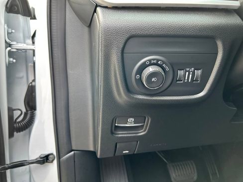 New 2025 Jeep Grand Cherokee Limited w/ Black Appearance Package image 14