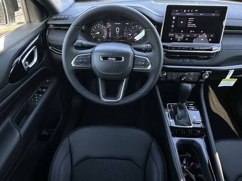 New 2026 Jeep Compass Latitude AWD/4WD image 9