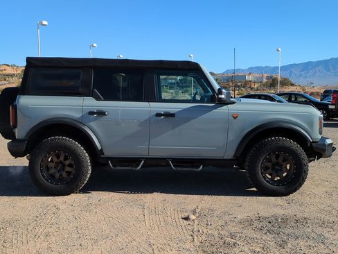 Used 2021 Ford Bronco Badlands image 2