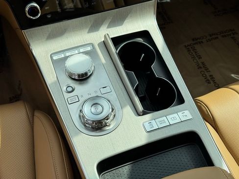 Used 2025 Genesis G80 2.5T Advanced image 17