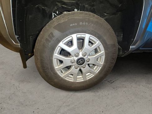 Certified 2025 Toyota Tacoma SR5 AWD/4WD image 14