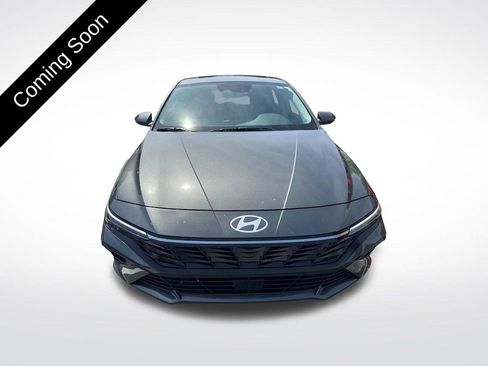Used 2024 Hyundai Elantra SEL w/ Convenience Package FWD image 2