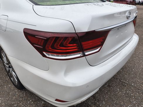 Used 2016 Lexus LS 460 w/ Comfort Package RWD image 10