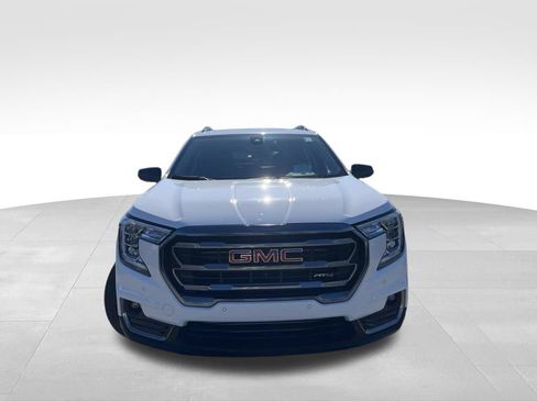 Used 2024 GMC Terrain AT4 w/ Tech Package AWD/4WD image 8