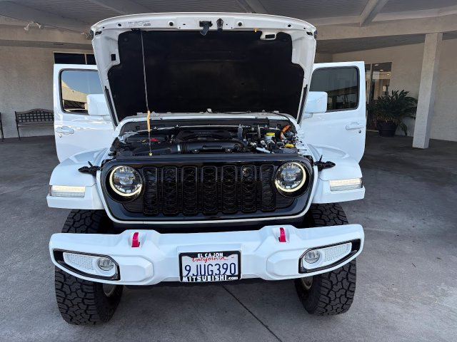 Used 2024 Jeep Wrangler Unlimited AWD/4WD image 23