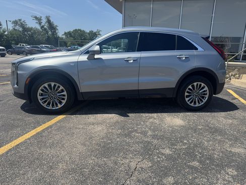 Used 2024 Cadillac XT4 Premium Luxury AWD/4WD image 2