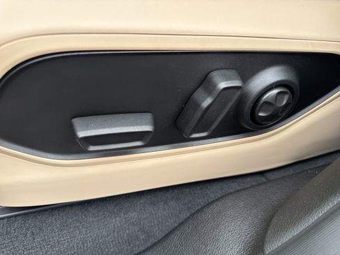 Used 2022 Jeep Grand Cherokee Limited 4xe image 24