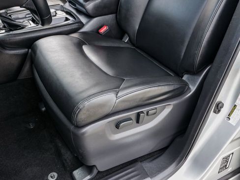 Used 2024 Nissan Armada SV RWD image 17