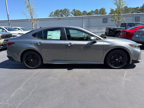Used 2026 Toyota Camry Hybrid FWD image 2