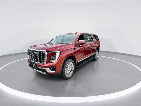 New 2026 GMC Yukon XL Denali w/ Advanced Technology Package image 4
