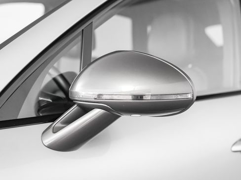 Used 2024 Porsche Macan Turbo image 28