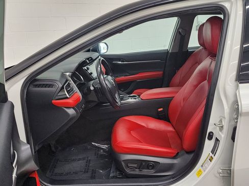 Used 2020 Toyota Camry XSE image 12