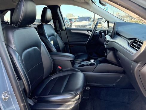 Used 2024 Ford Escape Platinum image 10