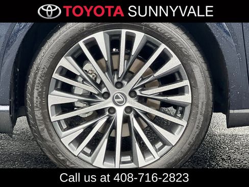 Used 2025 Lexus RX 350 w/ Convenience Package image 12