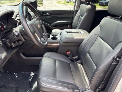 Used 2018 Chevrolet Suburban LT AWD/4WD image 16