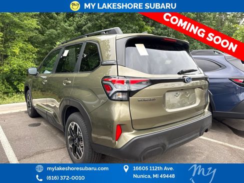 Used 2025 Subaru Forester Premium AWD/4WD image 4