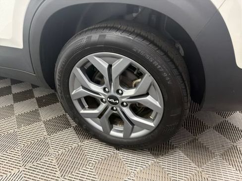 Certified 2024 Kia Seltos S AWD/4WD image 30