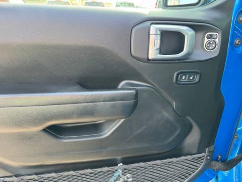 Used 2022 Jeep Gladiator Sport AWD/4WD image 14