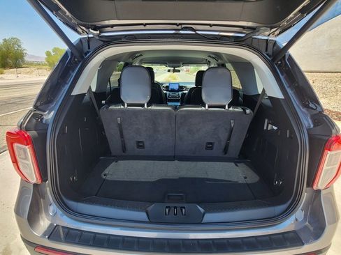 Used 2022 Ford Explorer XLT w/ Equipment Group 202A image 15