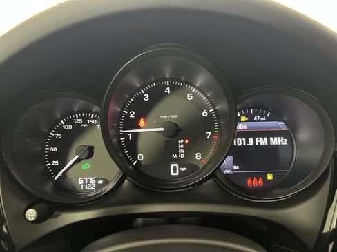 Certified 2025 Porsche Macan AWD/4WD image 18