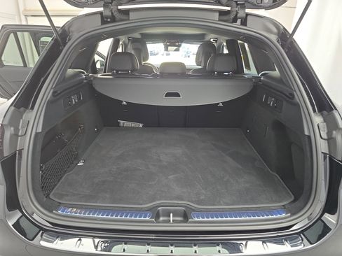 Used 2025 Mercedes-Benz GLC 300 4MATIC image 12