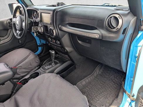 Used 2017 Jeep Wrangler Unlimited Sport w/ Connectivity Group AWD/4WD image 18