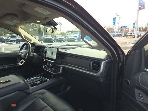 Certified 2024 Ford Expedition XLT image 13