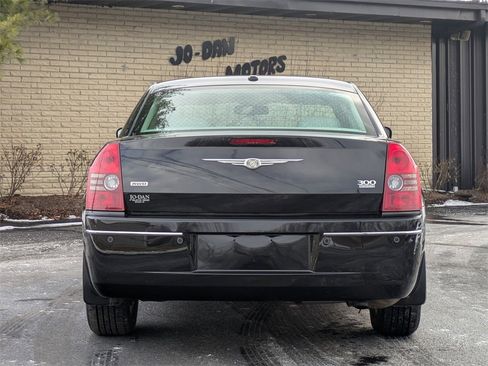 Used 2009 Chrysler 300 Touring image 5