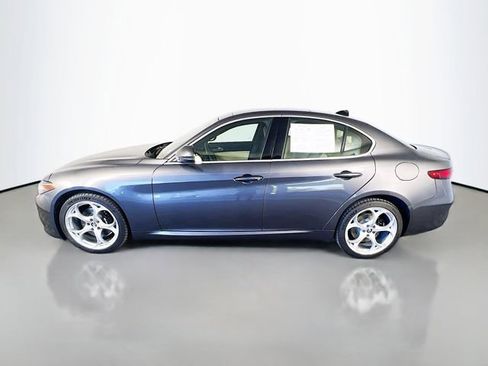 Used 2023 Alfa Romeo Giulia AWD w/ Quick Order Package 22X Lusso image 5