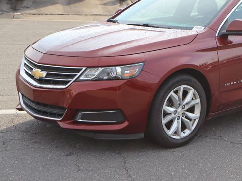 Used 2017 Chevrolet Impala LT w/ Convenience Package FWD image 6