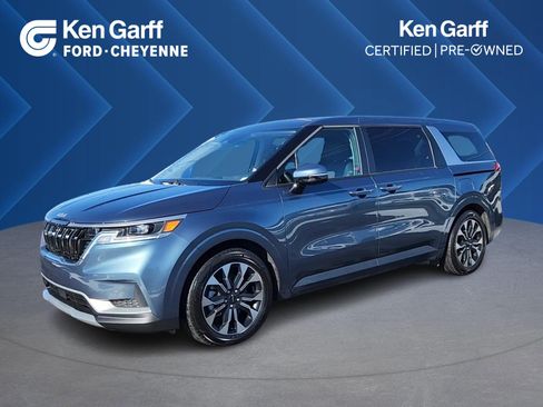 Used 2024 Kia Carnival EX image 1