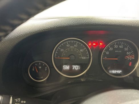 Used 2016 Jeep Wrangler Sahara image 11