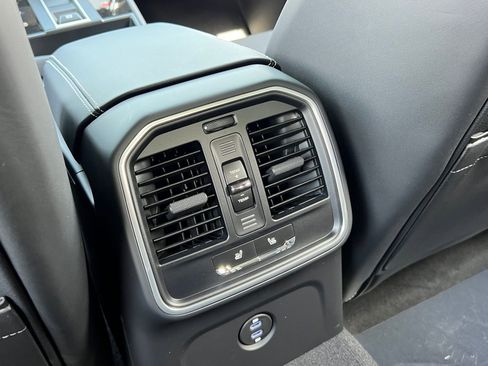 New 2026 Porsche Macan S image 18