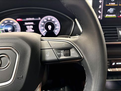 Used 2024 Audi Q5 e Premium Plus w/ Premium Plus Package AWD/4WD image 19