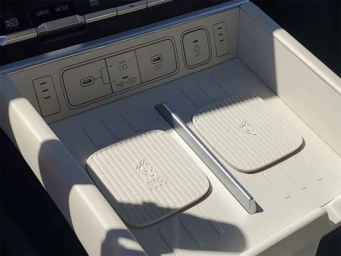 Used 2024 Hyundai Santa Fe Calligraphy image 30