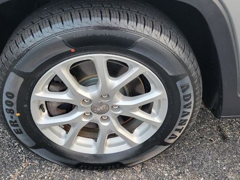 Used 2015 Jeep Cherokee Latitude image 12