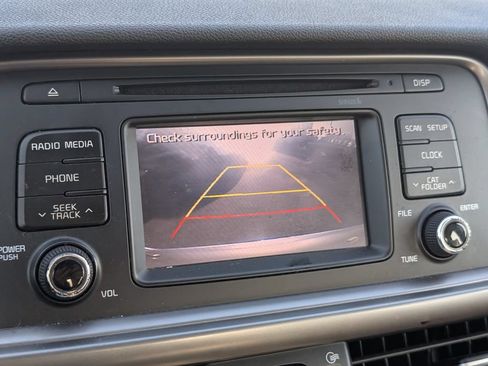 Used 2016 Kia Optima LX FWD image 18