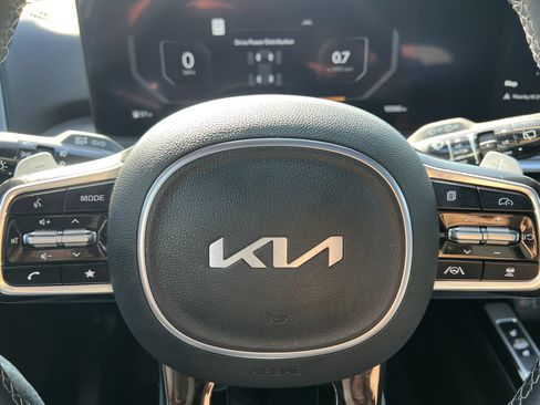 Certified 2024 Kia Sorento SX Prestige image 26