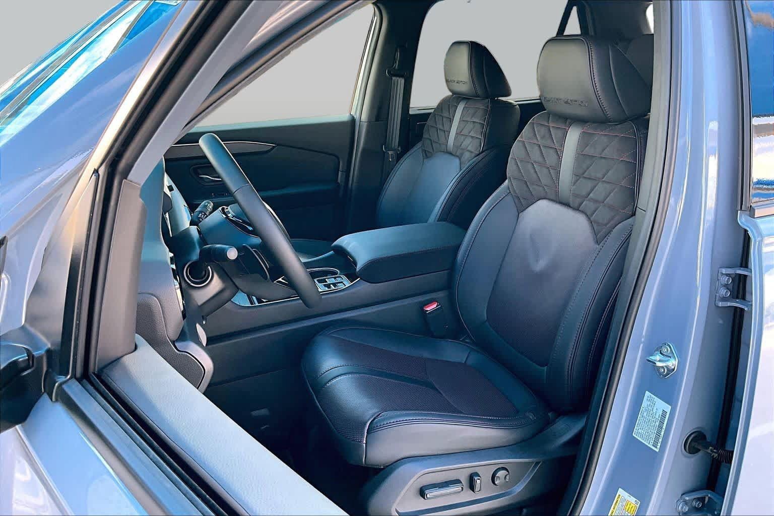 New 2026 Honda Pilot Black Edition image 9