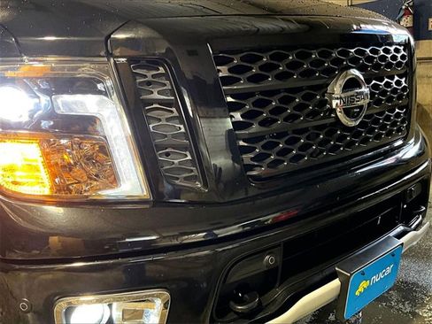 Used 2019 Nissan Titan PRO-4X w/ Pro-4x Convenience Package image 30